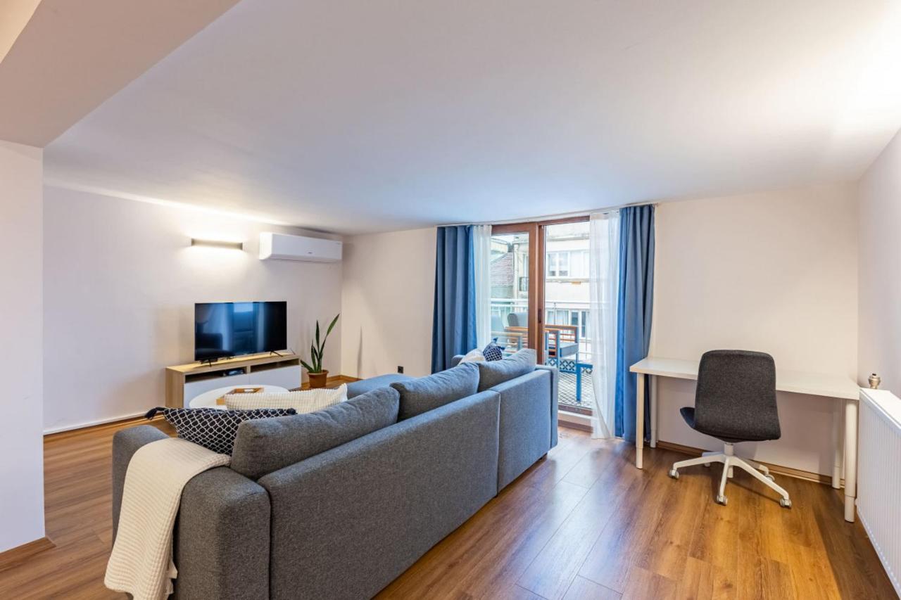 Daire Flat With Lovely Terrace Near Osmanbey Metro Station In Ferikoy, Sisli *