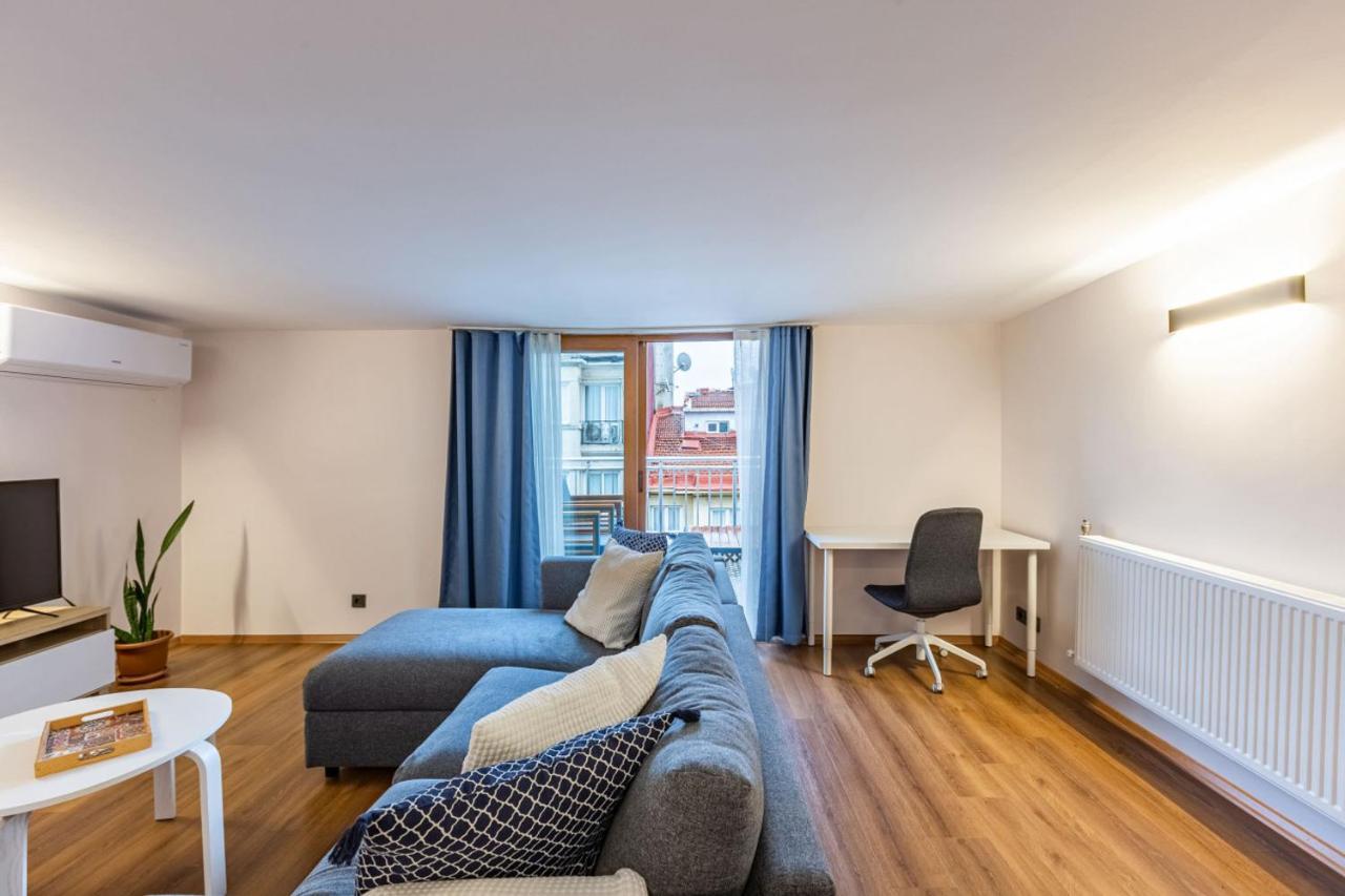 Flat With Lovely Terrace Near Osmanbey Metro Station In Ferikoy, Sisli * İstanbul